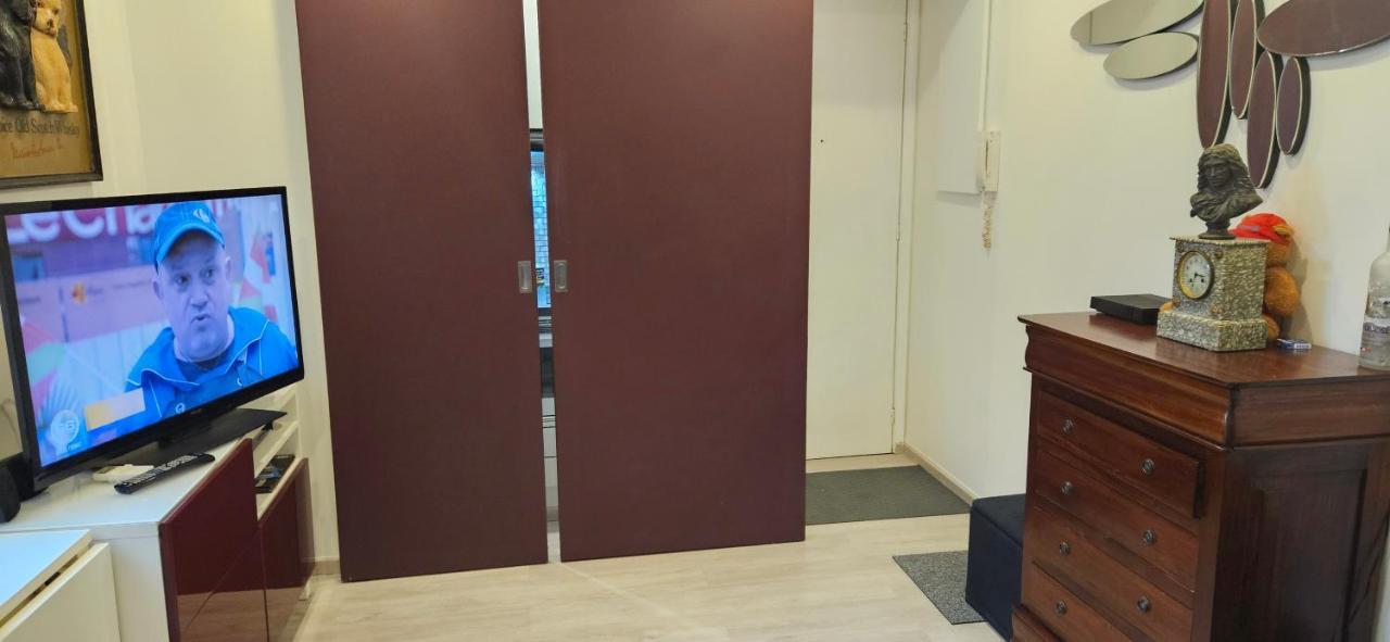 Studio 22M2 A Ivry/Seine-A 200 Metres De Paris. Proche Metro 7 Экстерьер фото