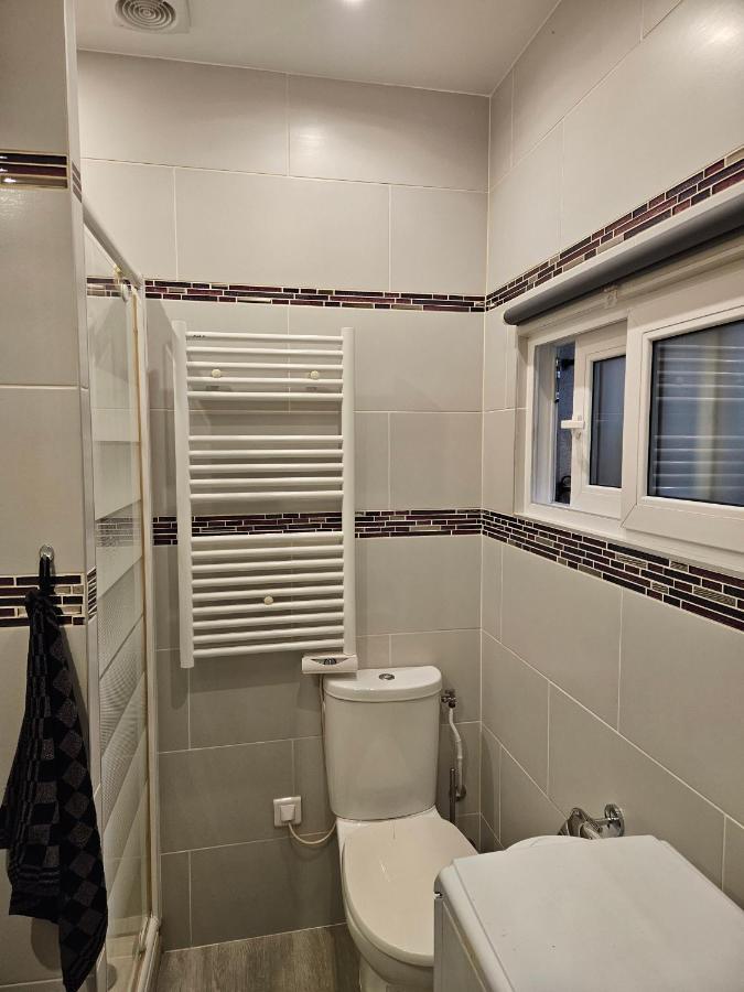 Studio 22M2 A Ivry/Seine-A 200 Metres De Paris. Proche Metro 7 Экстерьер фото